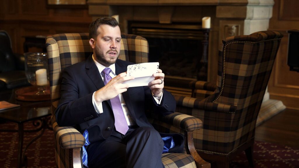 Bearpath Wedding Groom Reads Letter